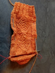 tricot en cours d'une chaussette Cordes