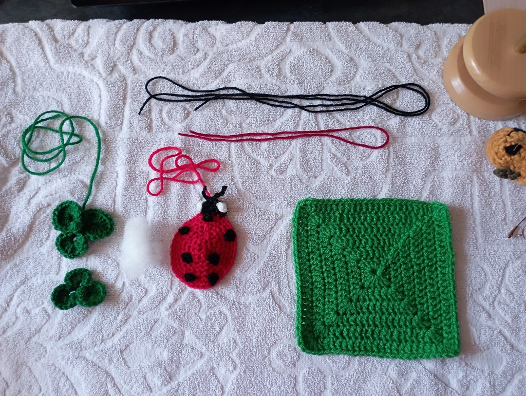 éléments-crochetés