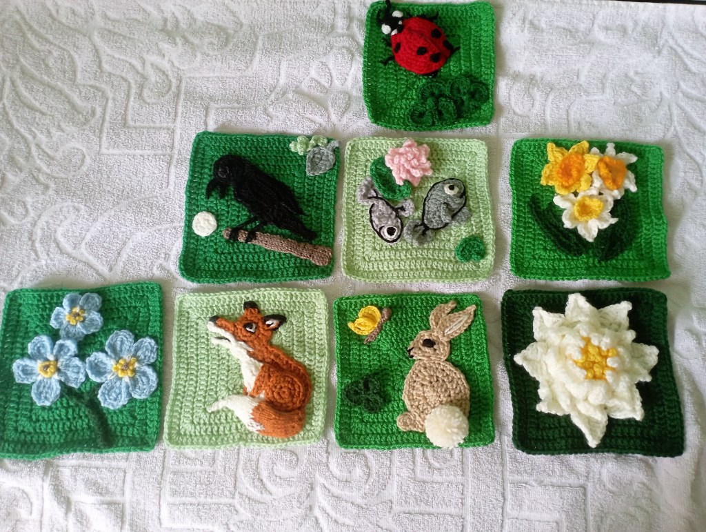 groupe de huit grannies terminés