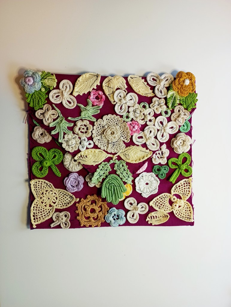 jardin fleuri devant et rabat motifs