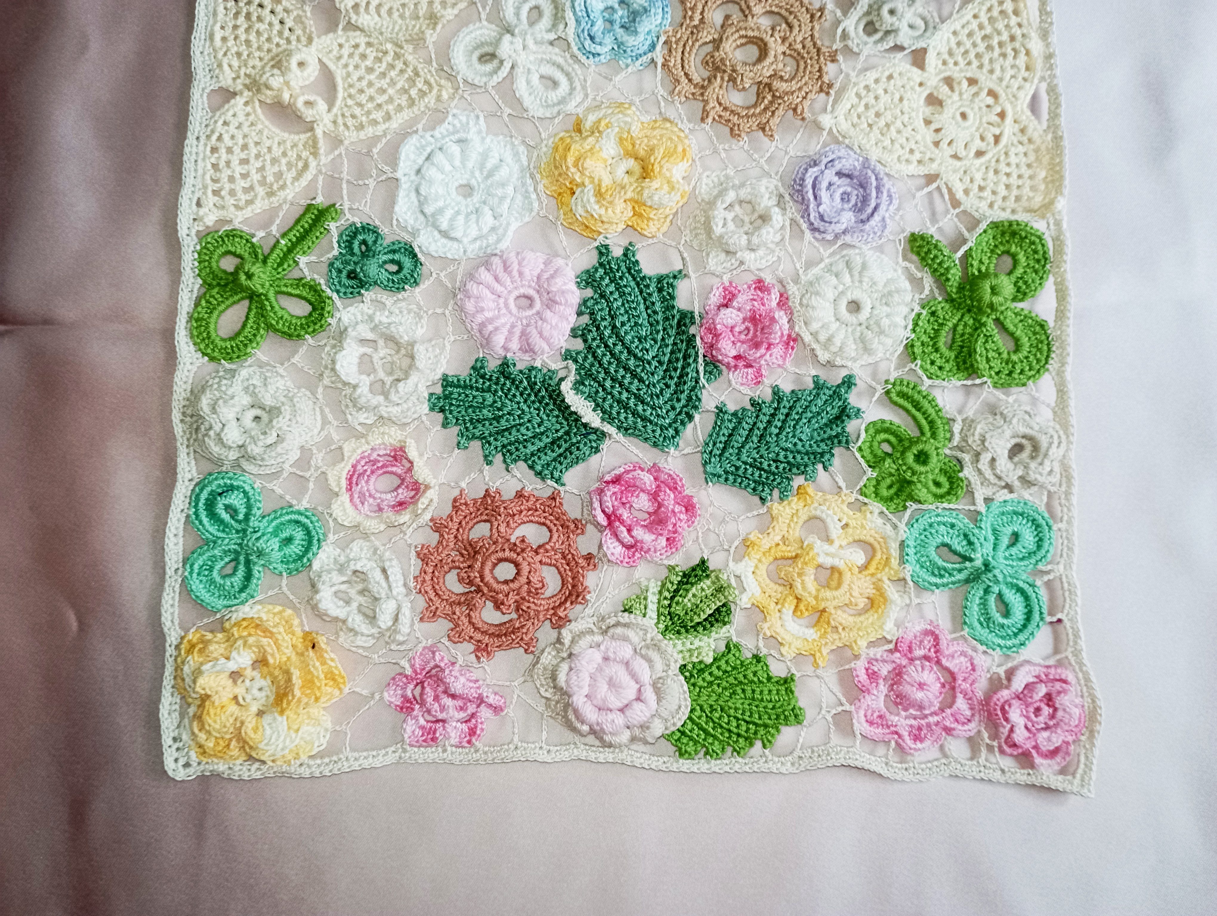 test jardin fleuri sur doublure champagne